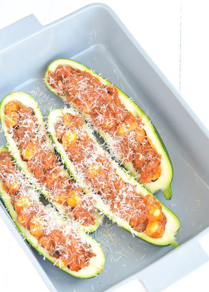 Gevulde courgette bolognese