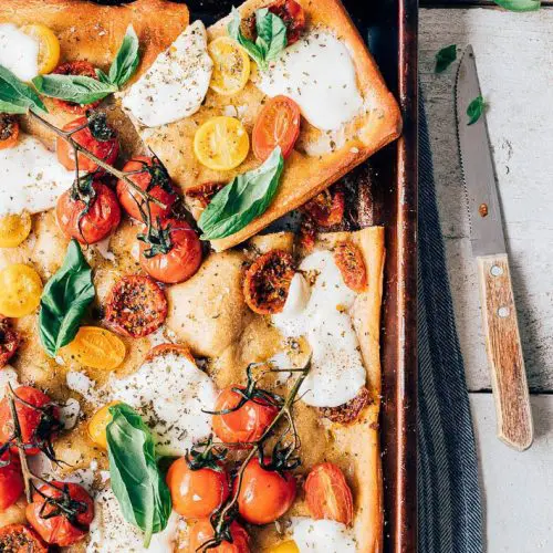 Focaccia met tomaat