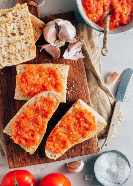 Pan con tomate-