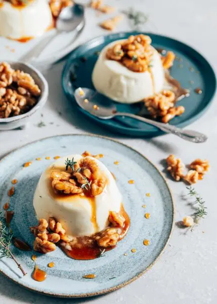 yoghurt panna cotta