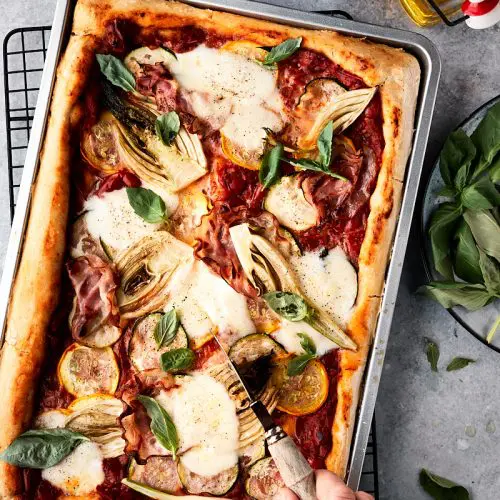 Plaatpizza met venkel