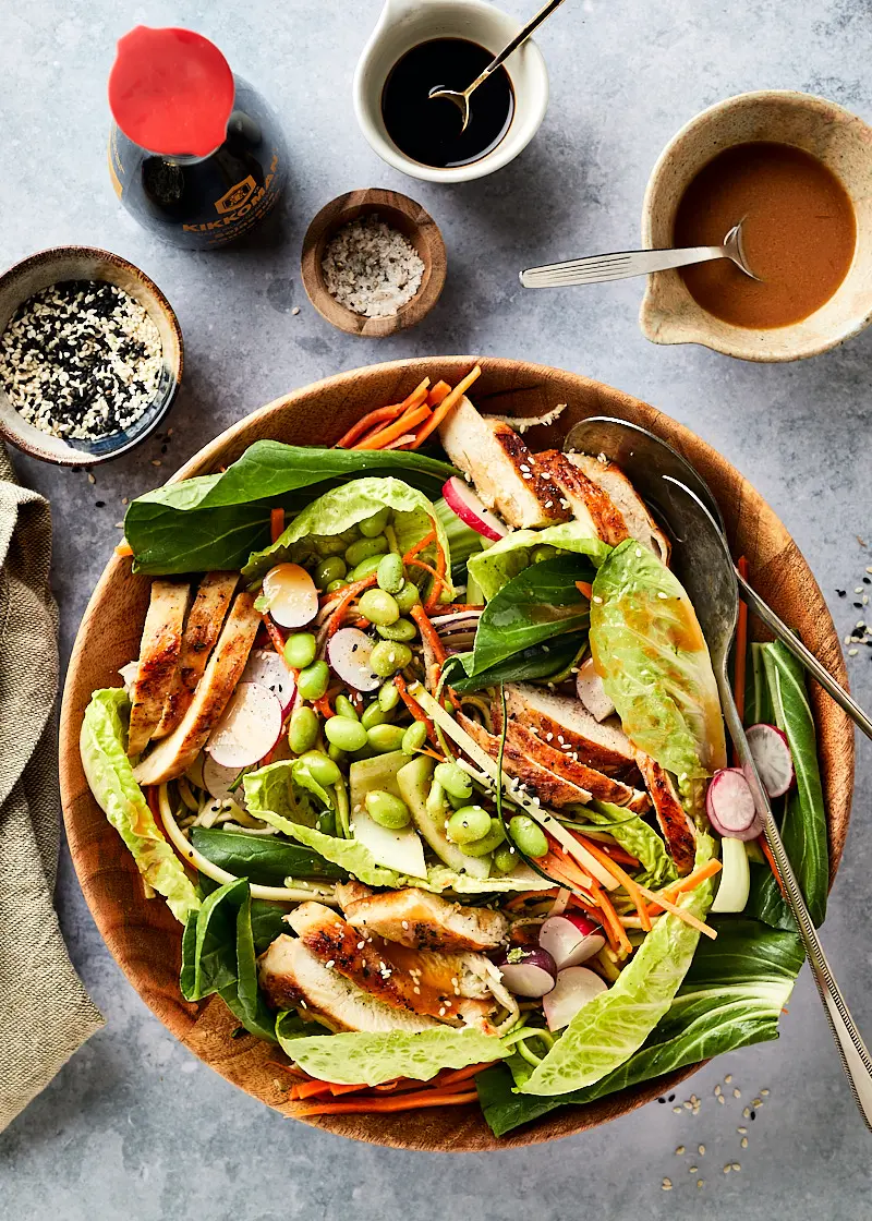 Salade met misodressing
