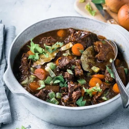 Stoofpot van runderriblappen
