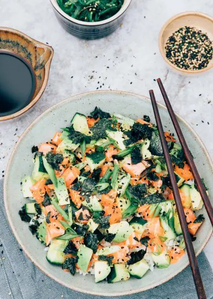 Sushi bowl met zalm