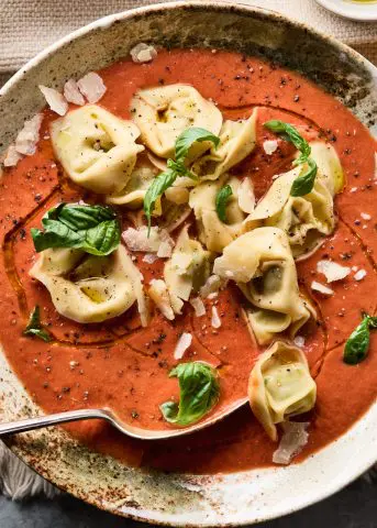 Tomatensoep met tortellini