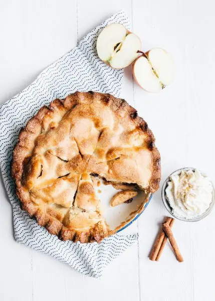 amerikaanse appeltaart met slagroom