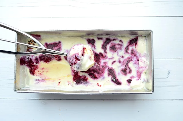 Cheesecake ijs met fruit (zonder ijsmachine) - Uit Paulines Keuken