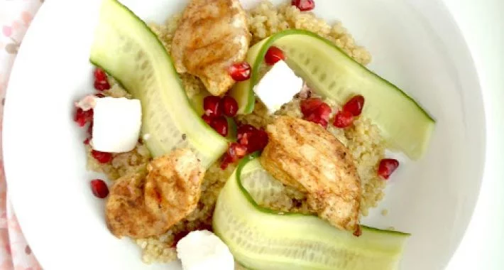 Quinoa salade met Marokkaanse kip en granaatappel