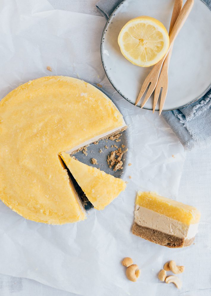 Vegan cheesecake met mango