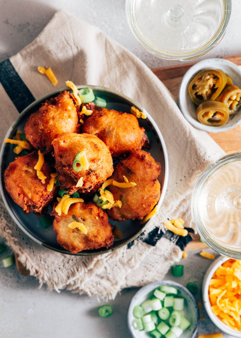 Hartige oliebollen met kaas