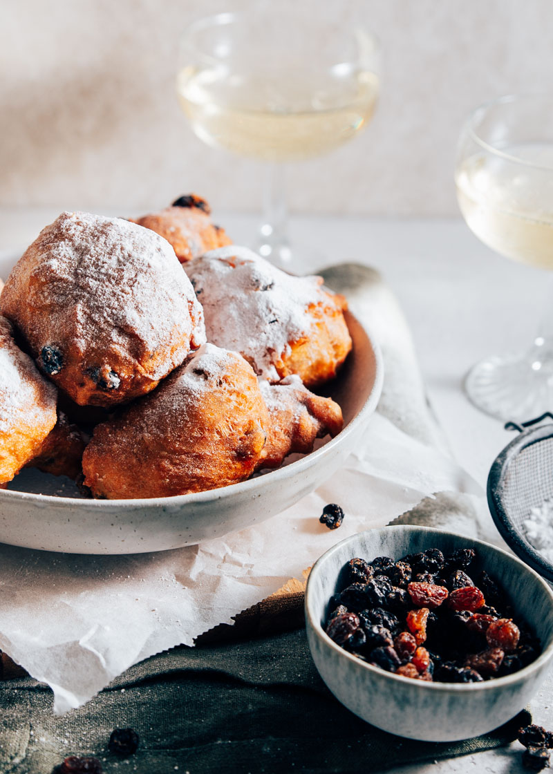 Oliebollen met krenten of rozijnen