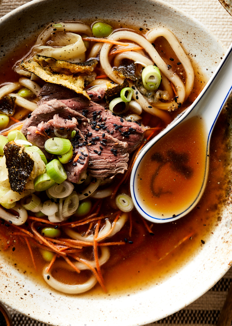 Noedelsoep met udon noodles