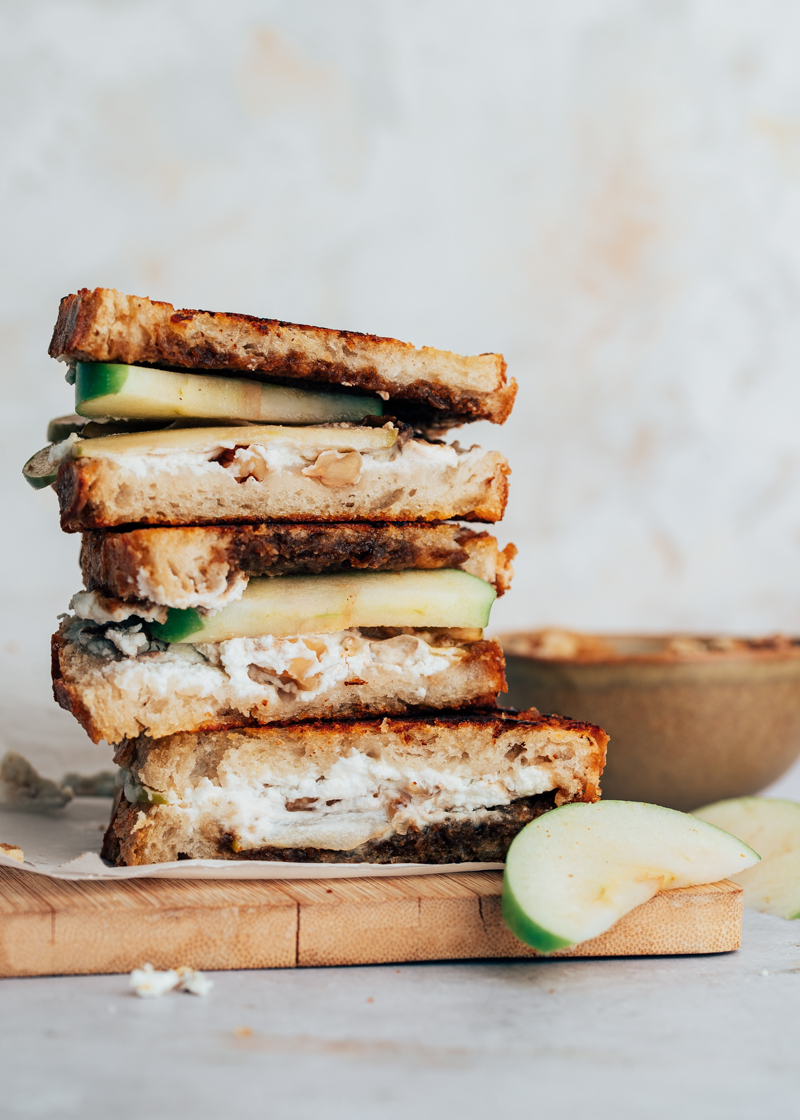 Tosti geitenkaas en appel