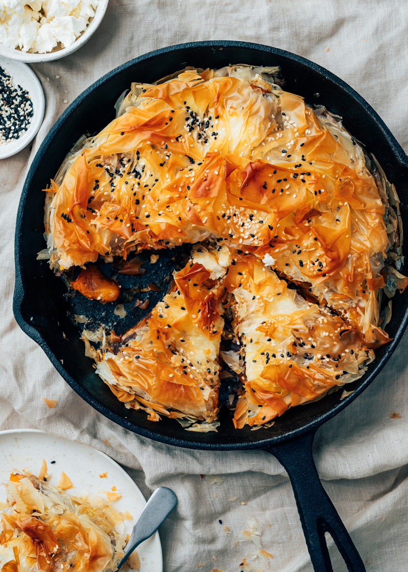 Bastilla met gekarameliseerde ui