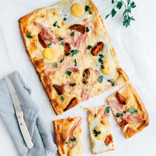 Breakfast pizza