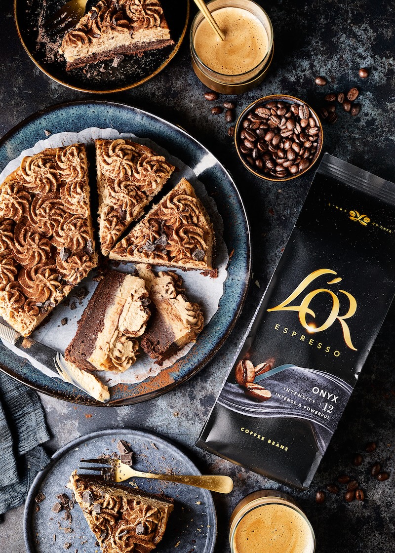 Brownietaart met koffie