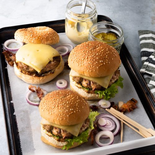 Cheeseburger - hamburger recept zelf hamburgers maken hamburger maken van gehakt hamburgers zelf maken bbq hamburger kruidenmix burgersaus