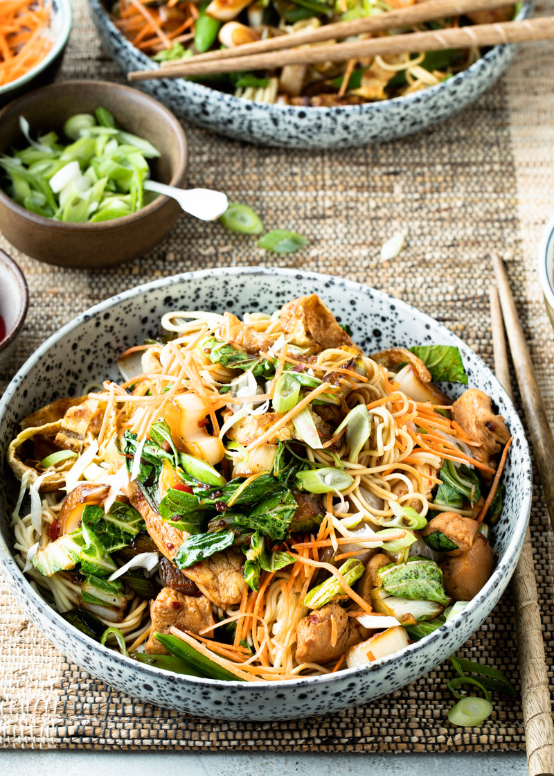 Chow mein by Uit Paulines Keuken