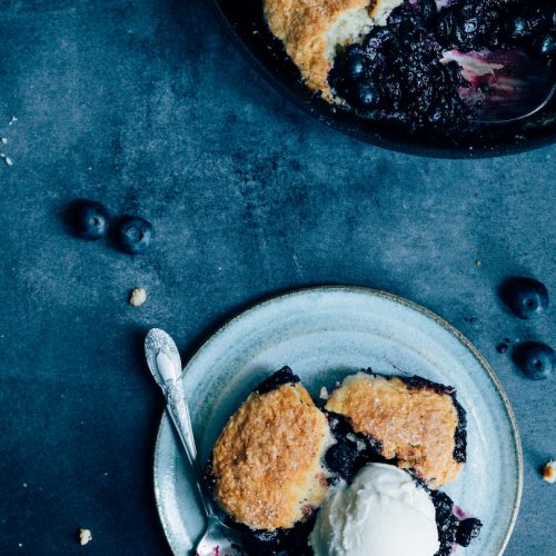 Cobbler met blauwe bessen