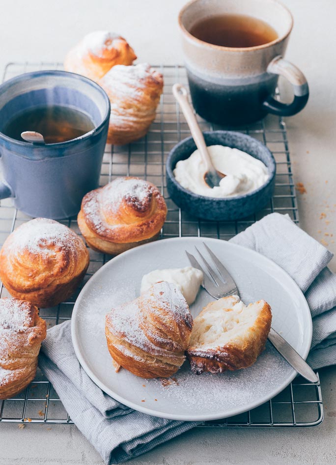 Cruffins met roomvulling