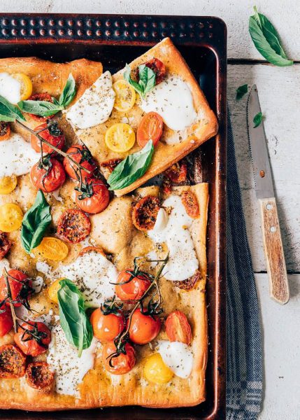 Focaccia met tomaat