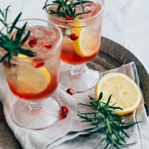Lemon mocktail met granaatappel