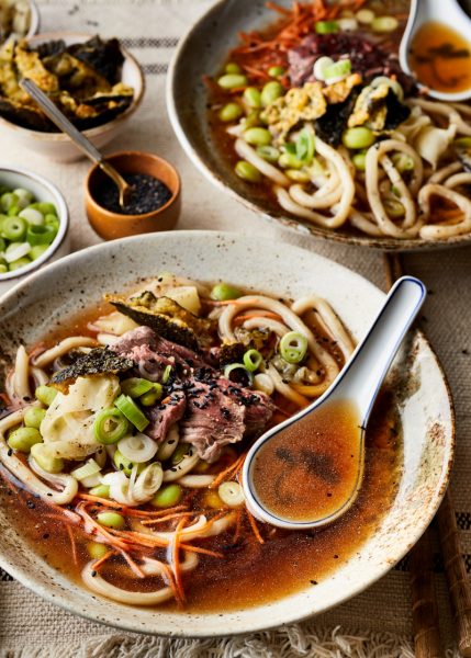 Noedelsoep met udon noodles
