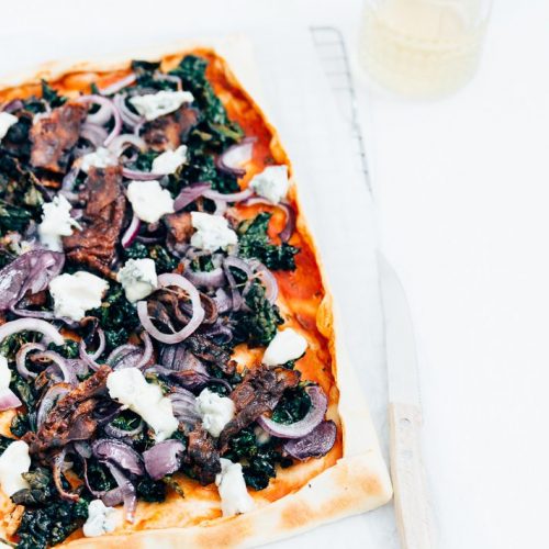 Plaatpizza met cavolo nero