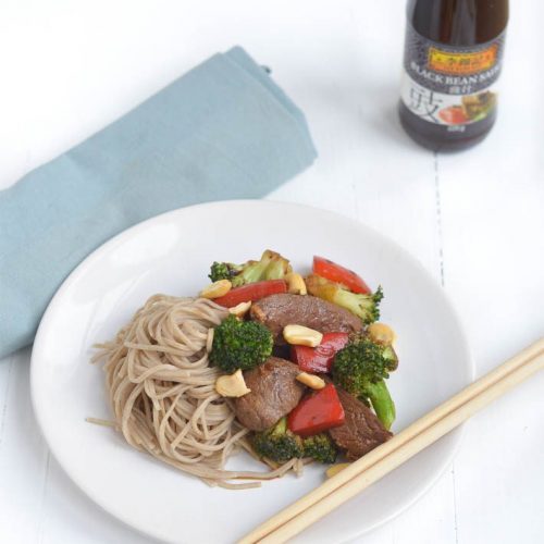 Snelle wok met biefstuk