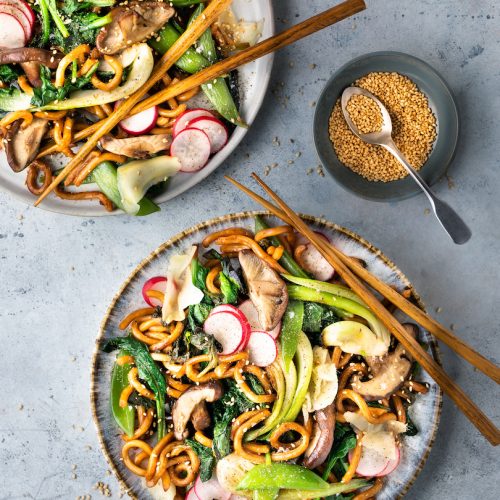 Yaki soba: gebakken noedels met groenten