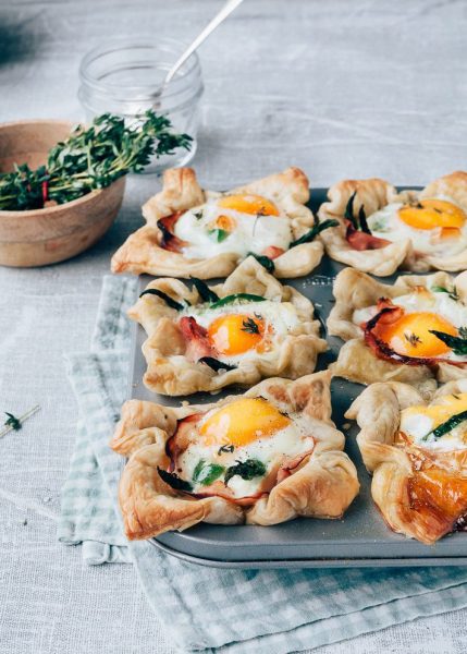 eitje in bladerdeeg - Kerstontbijt ideeën: 10 lekkere recepten - paasbrunch