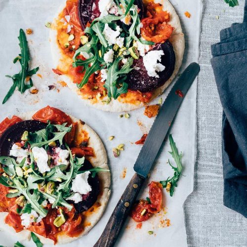 flatbread met bieten en geitenkaas