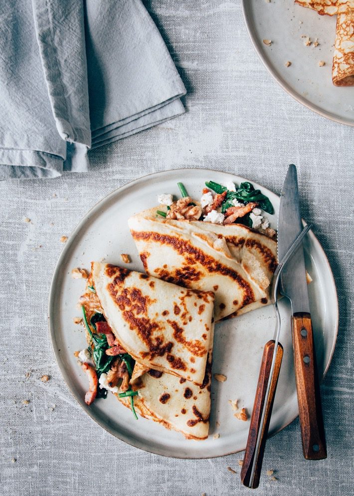 Hartige pannenkoek met spinazie, spekjes en geitenkaas
