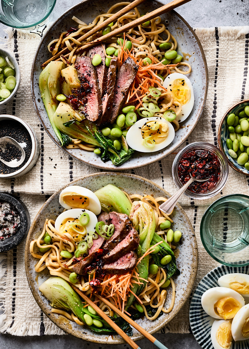 Noedels met biefstuk teriyaki
