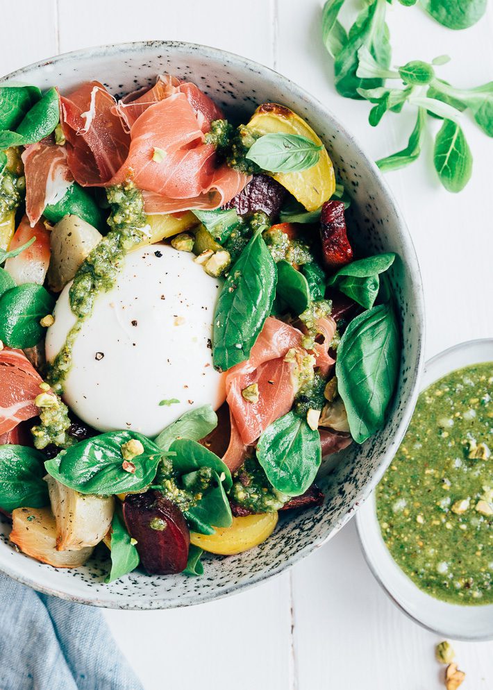 Burrata salade met pistachepesto
