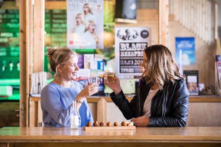 Pauline en Annika